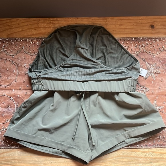 Zyia Active Olive Green Summer Shorts Size Small (S) - Picture 3 of 5